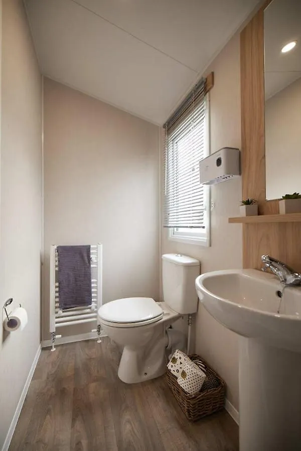 Nirvana Coastal Retreat Holiday Home Cayton