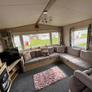  Campsite N And B Caravan Hire Flamingo Land